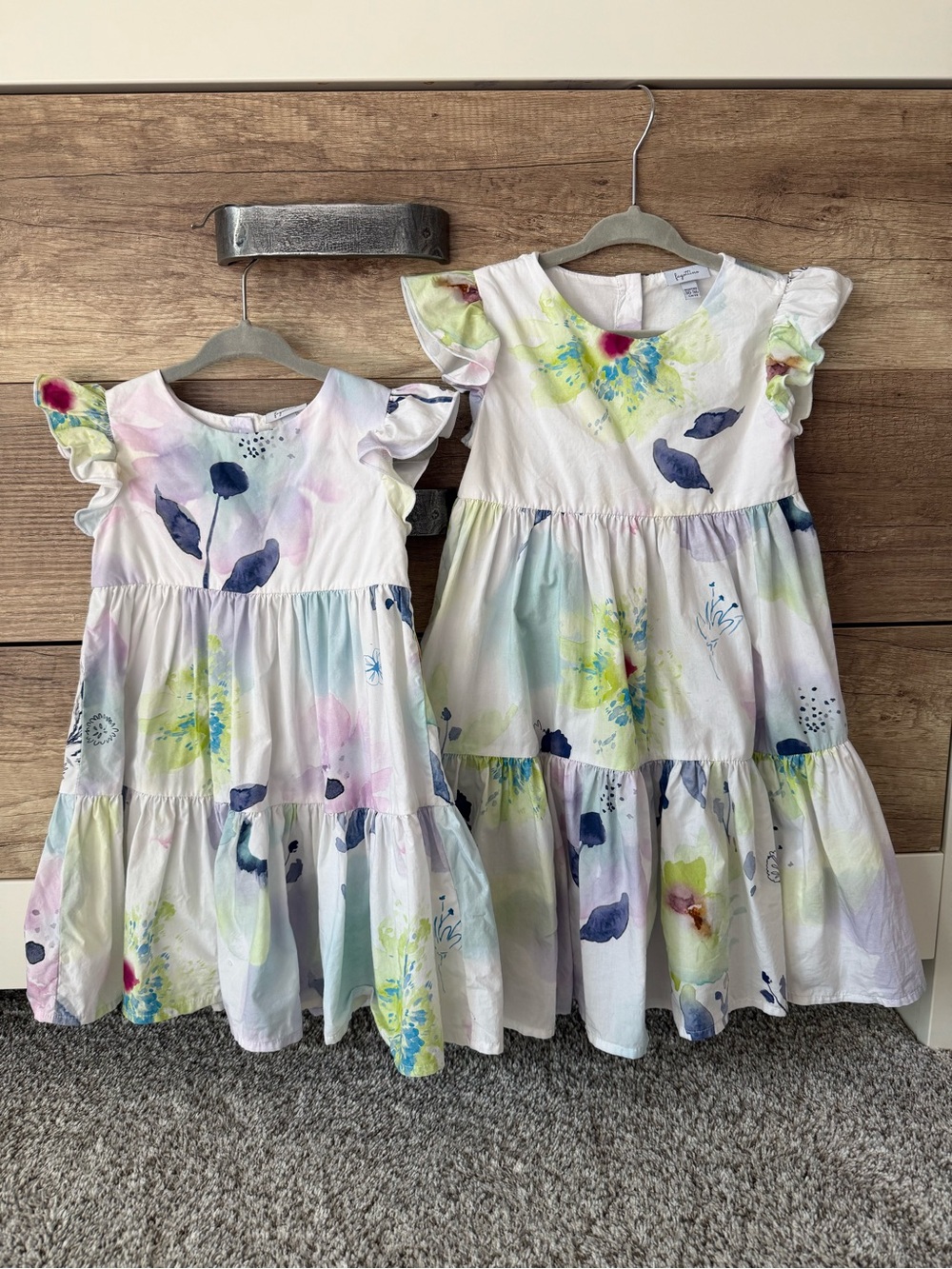 Set of 2 Girls' White Floral Tiered Ruffle Sleeve Dress